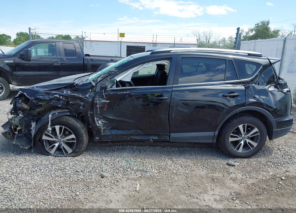 2018 TOYOTA RAV4 XLE VIN: 2T3RFREV5JW768326