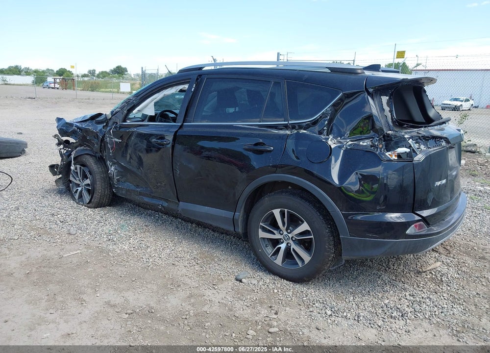2018 TOYOTA RAV4 XLE VIN: 2T3RFREV5JW768326
