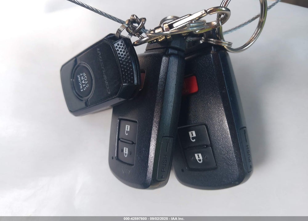 2018 TOYOTA RAV4 XLE VIN: 2T3RFREV5JW768326