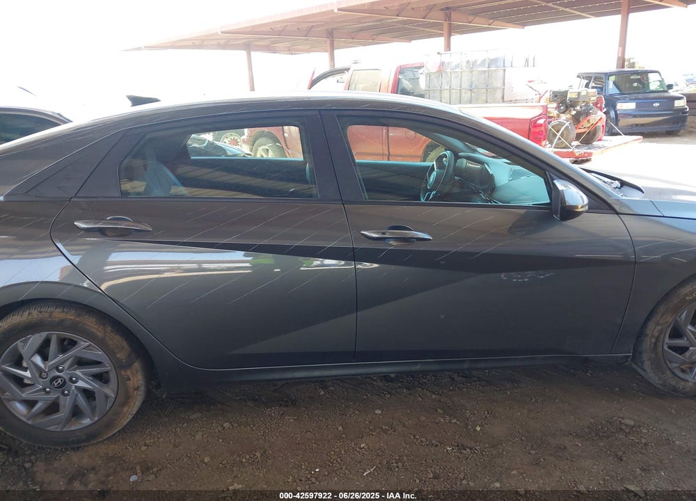 2024 HYUNDAI ELANTRA VIN: KMHLM4DG7RU785022