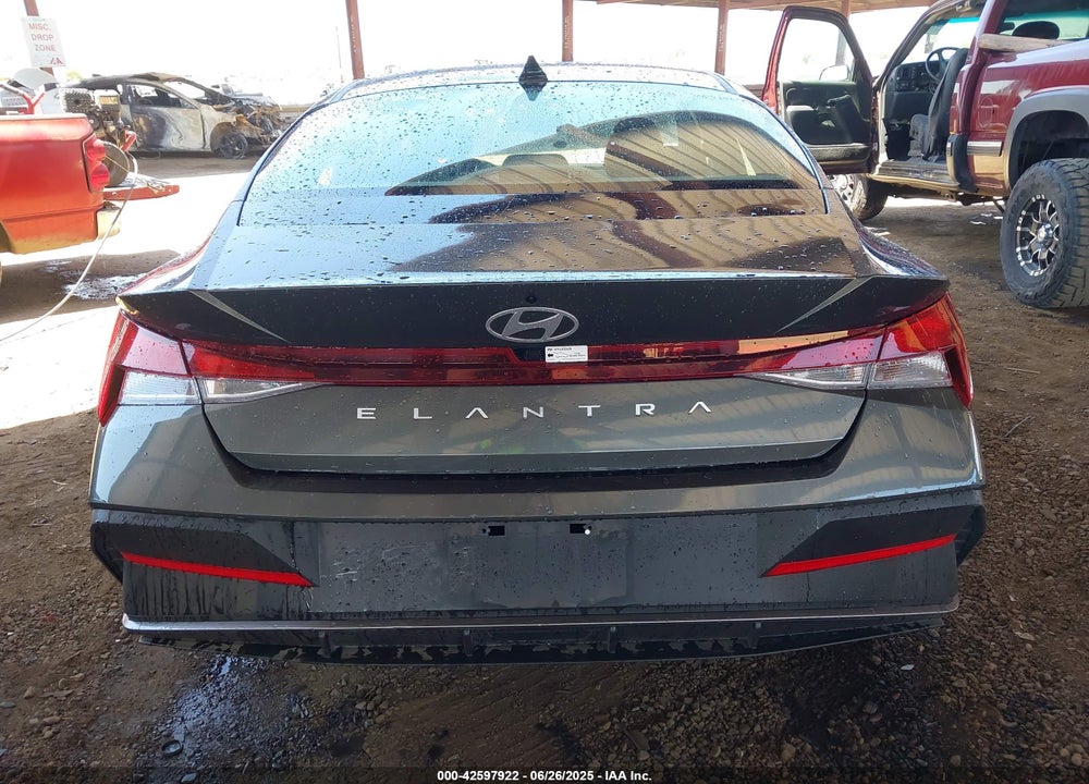 2024 HYUNDAI ELANTRA VIN: KMHLM4DG7RU785022