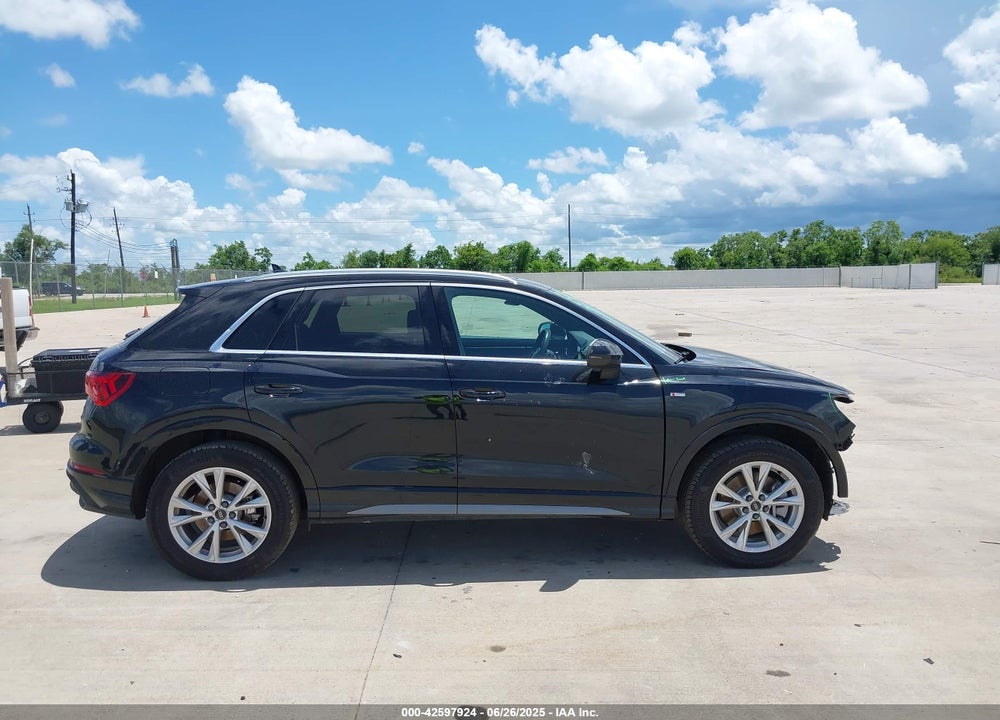 2024 AUDI Q3 VIN: WA1DECF35R1047077