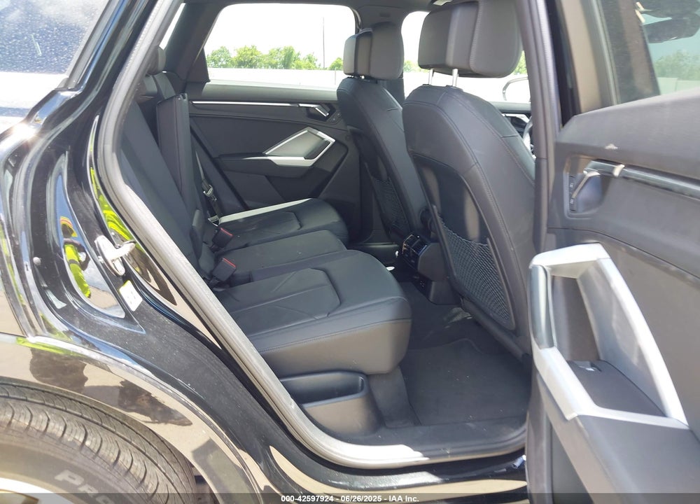 2024 AUDI Q3 VIN: WA1DECF35R1047077