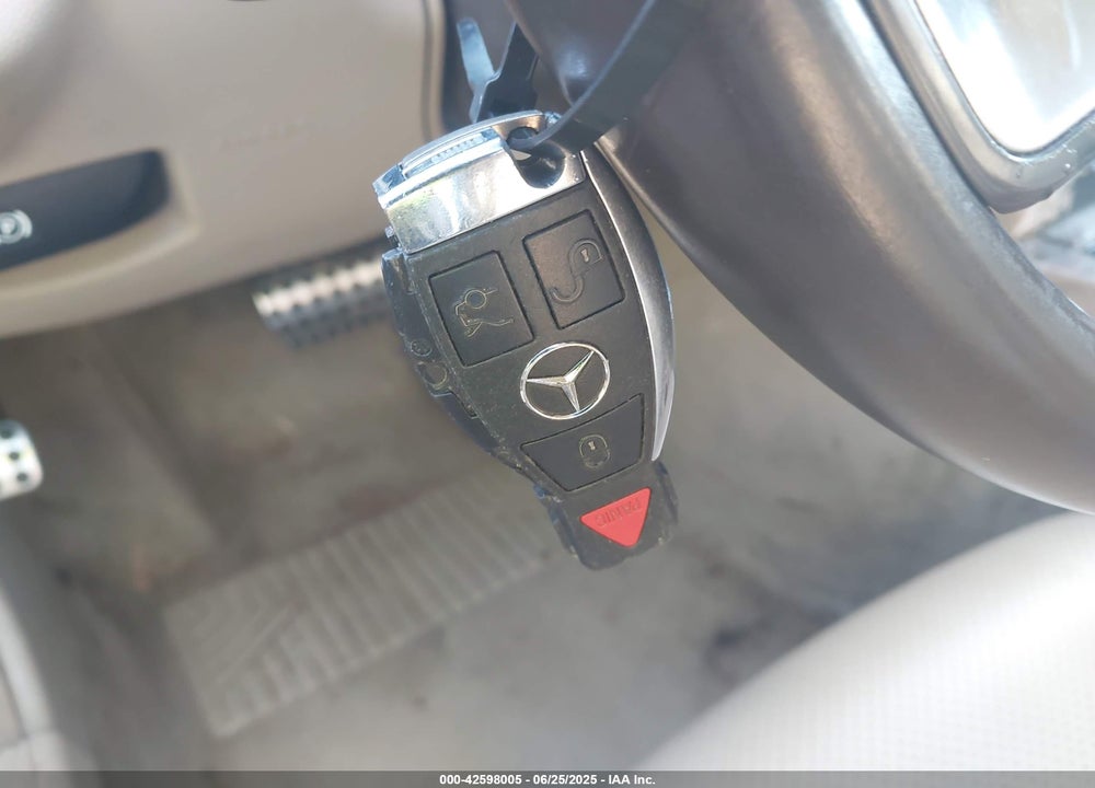 2012 MERCEDES-BENZ C VIN: WDDGJ4HB7CF780885