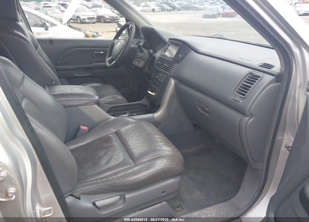 2005 HONDA PILOT VIN: 5FNYF18505B002203