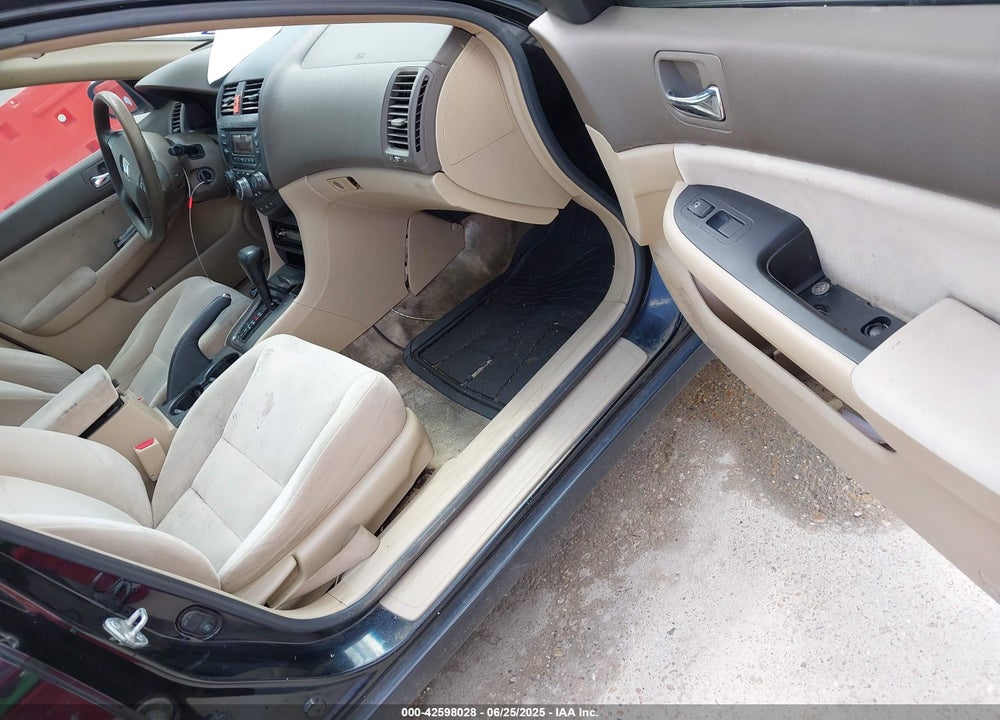 2003 HONDA ACCORD 2.4 LX VIN: JHMCM563X3C011119