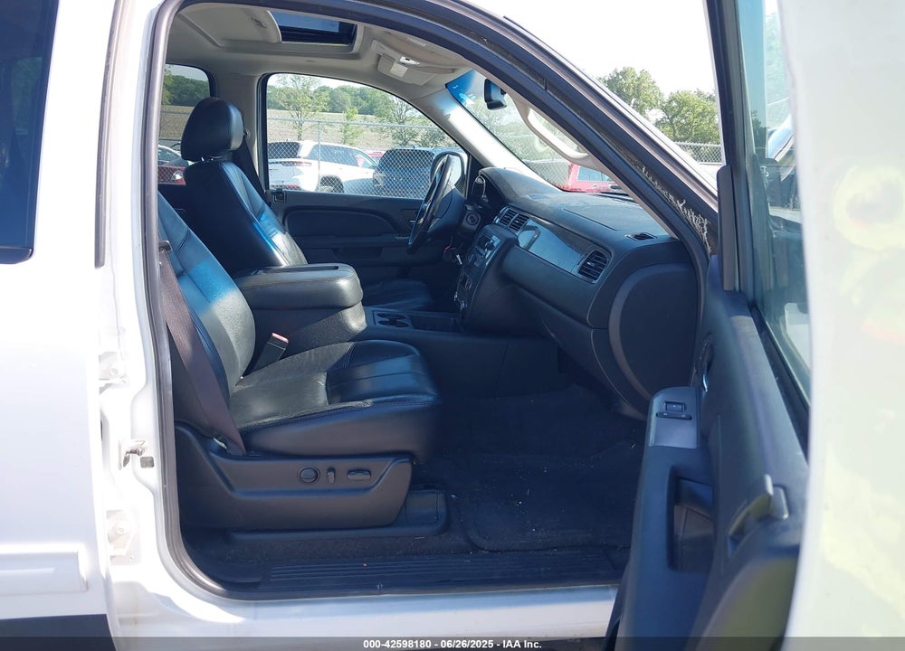 2010 CHEVROLET AVALANCHE VIN: 3GNVKFE0XAG267355