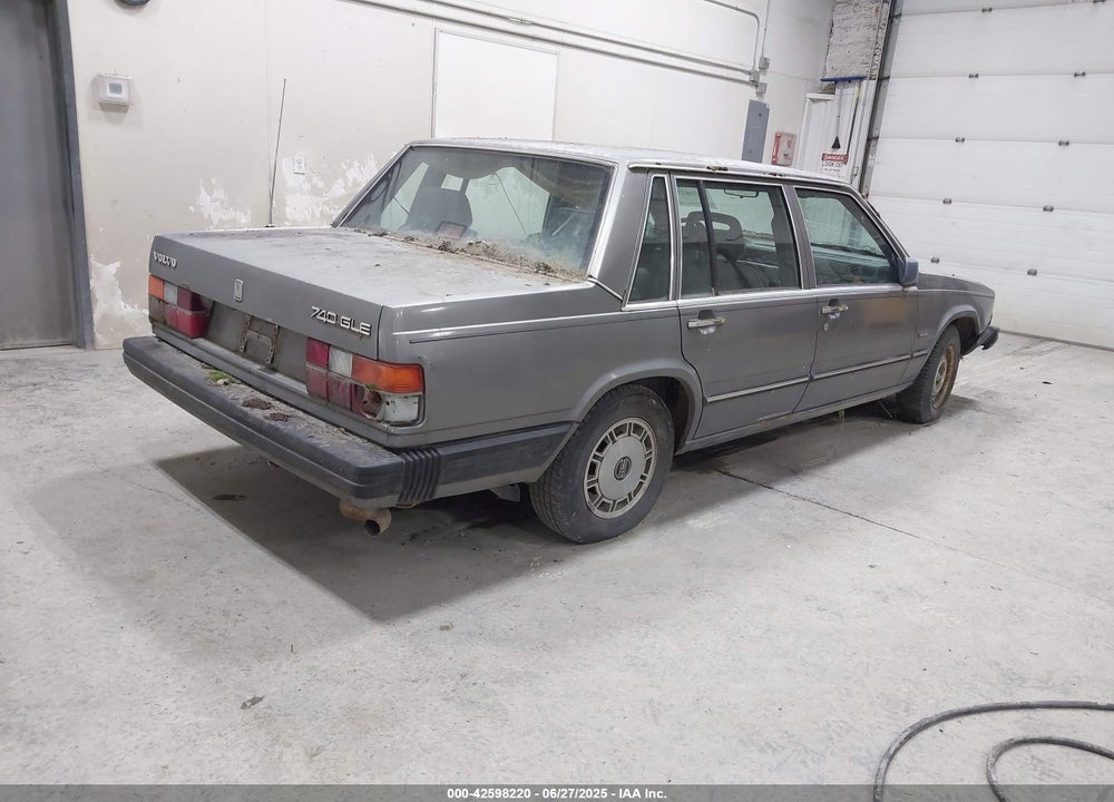 1988 VOLVO 740 GLE VIN: YV1FX884XJ2271918