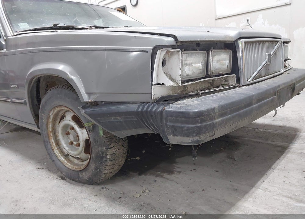 1988 VOLVO 740 GLE VIN: YV1FX884XJ2271918