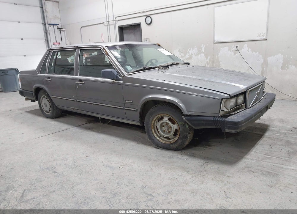 1988 VOLVO 740 GLE VIN: YV1FX884XJ2271918