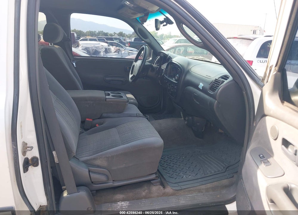 2004 TOYOTA TUNDRA SR5 V8 VIN: 5TBBT44184S448508