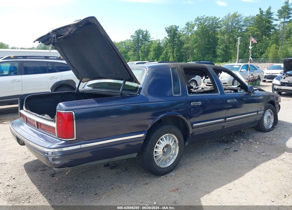 1997 LINCOLN TOWN CAR SIGNATURE VIN: 1LNLM82W6VY614430