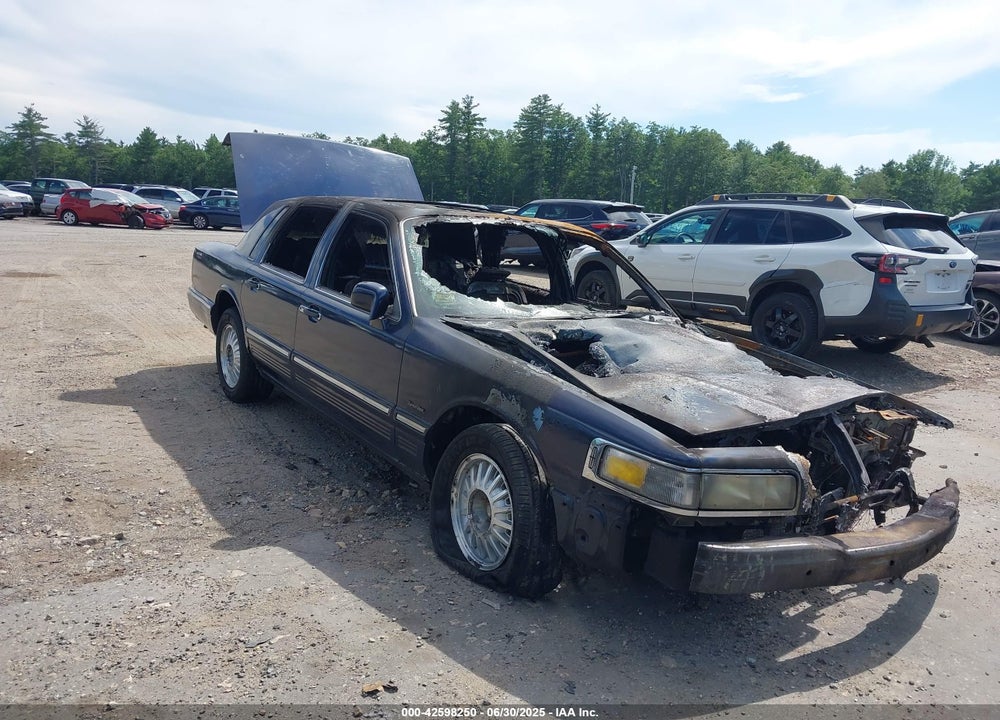 1997 LINCOLN TOWN CAR SIGNATURE VIN: 1LNLM82W6VY614430