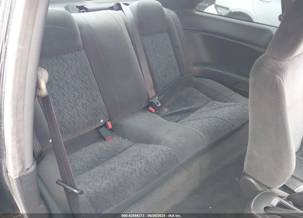 2001 HONDA CIVIC LX VIN: 1HGEM225X1L011569