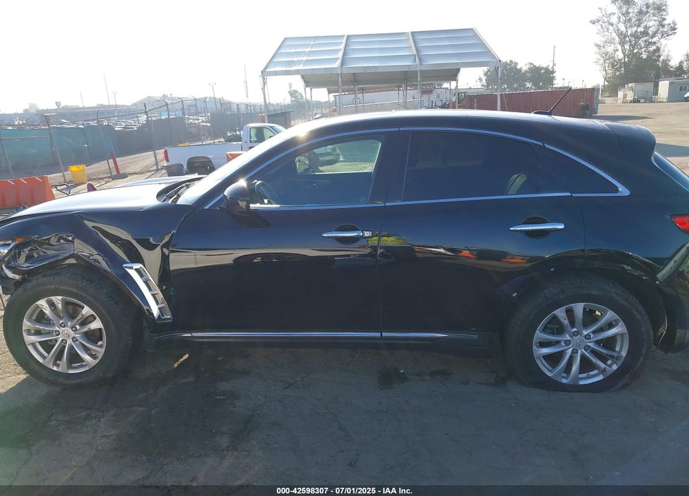 2015 INFINITI QX70 VIN: JN8CS1MUXFM381615
