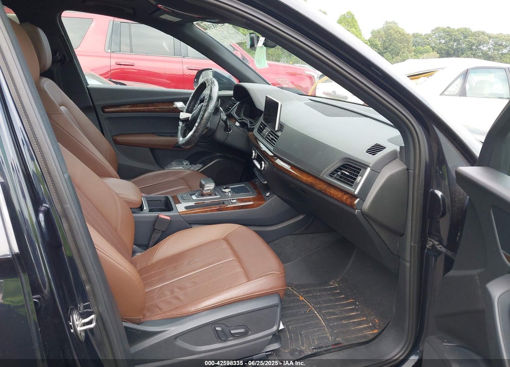 2018 AUDI Q5 2.0T PREMIUM VIN: WA1ANAFY2J2020811