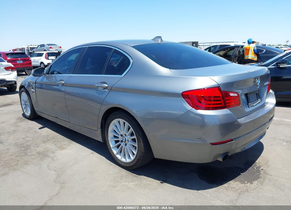 2013 BMW 5 SERIES VIN: WBAFR7C58DC823194
