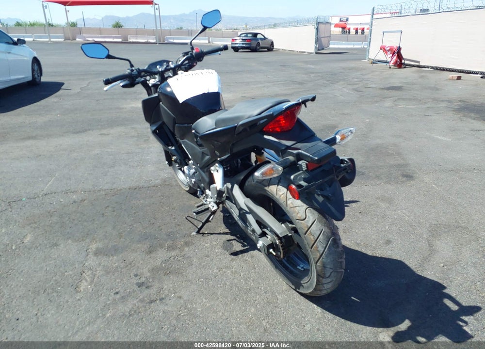 2016 HONDA CB300 F VIN: MLHNC5215G5200365
