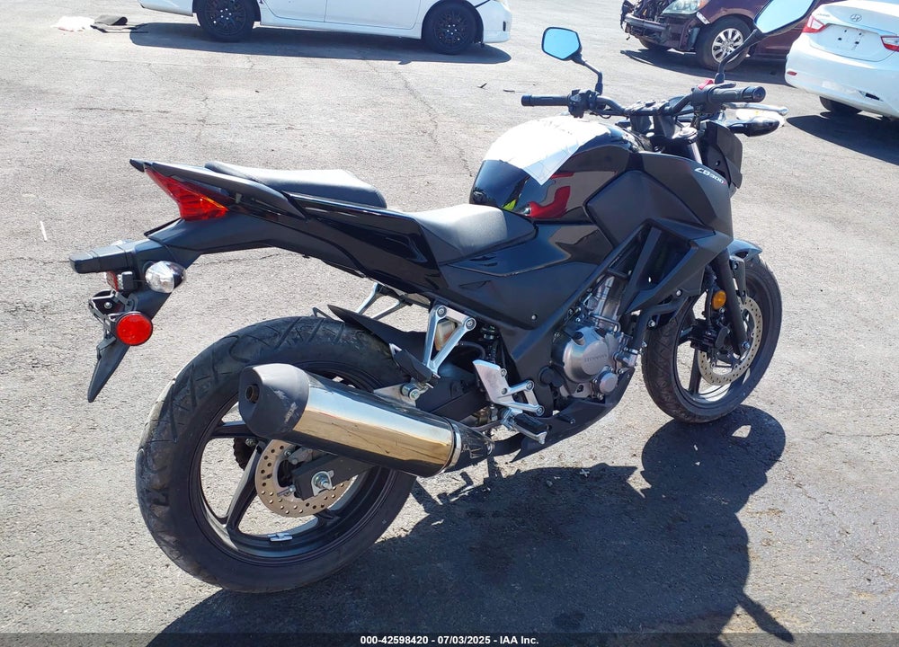 2016 HONDA CB300 F VIN: MLHNC5215G5200365