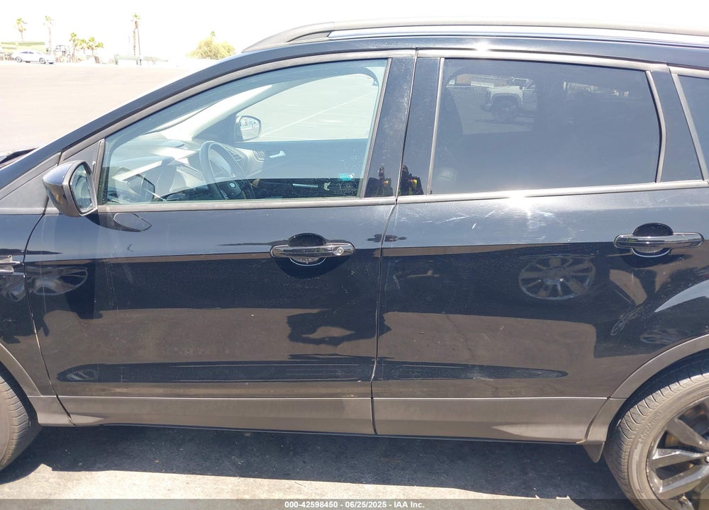 2017 FORD ESCAPE VIN: 1FMCU9GD4HUA98304