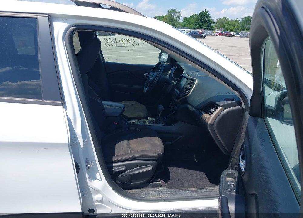 2016 JEEP CHEROKEE VIN: 1C4PJMCB5GW366673
