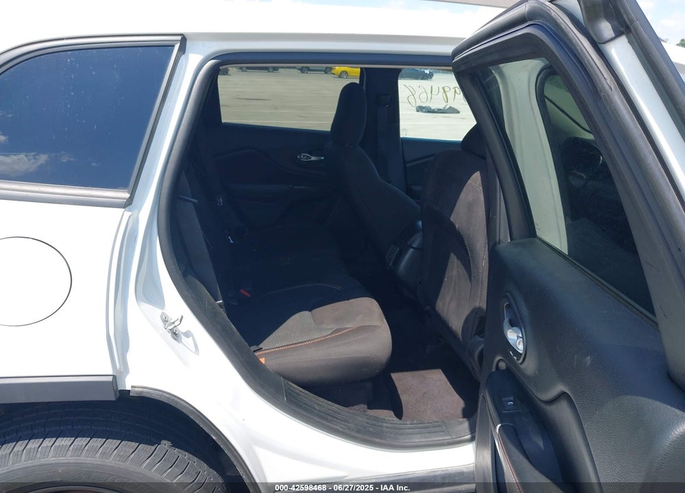 2016 JEEP CHEROKEE VIN: 1C4PJMCB5GW366673