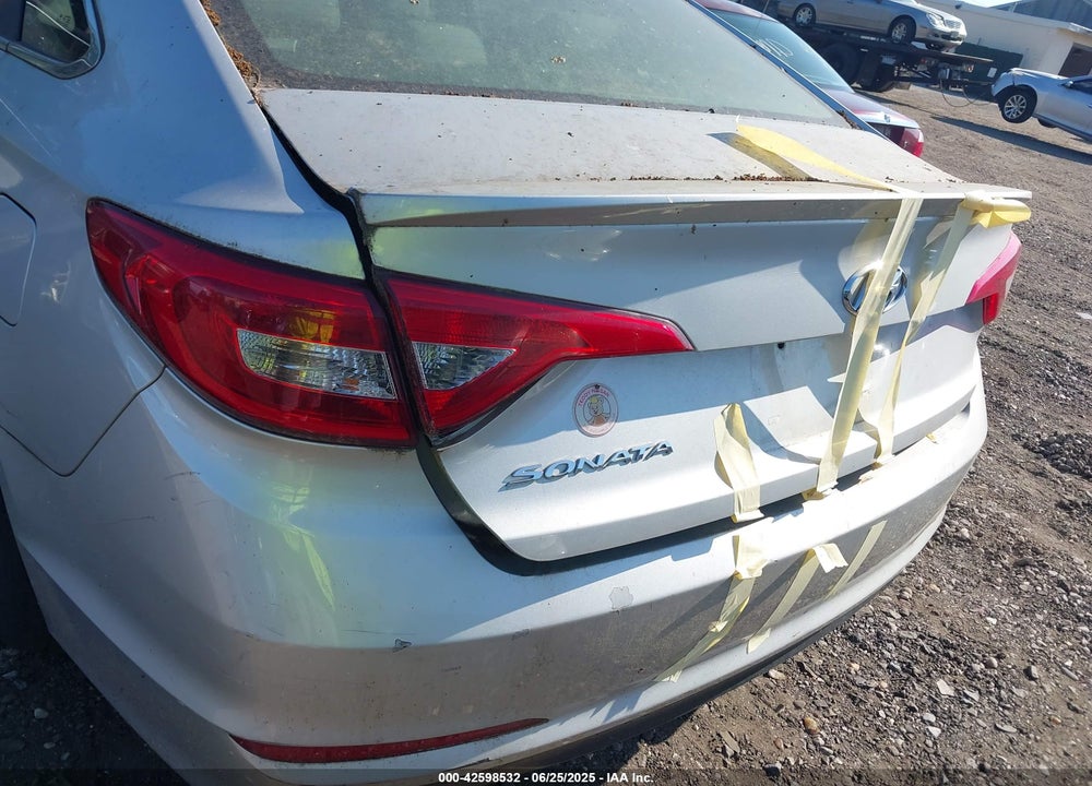 2016 HYUNDAI SONATA VIN: 5NPE24AF1GH327689