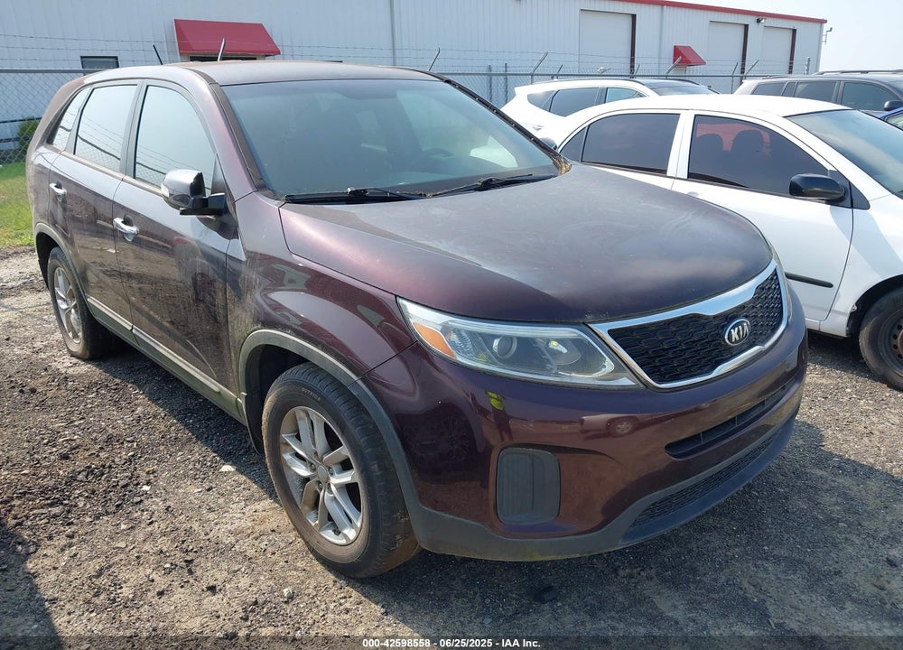 2015 KIA SORENTO LX VIN: 5XYKT3A63FG630635