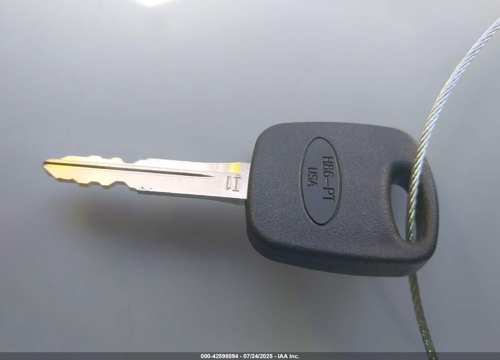 2005 FORD FOCUS ZX4 VIN: 1FAFP34N45W243673