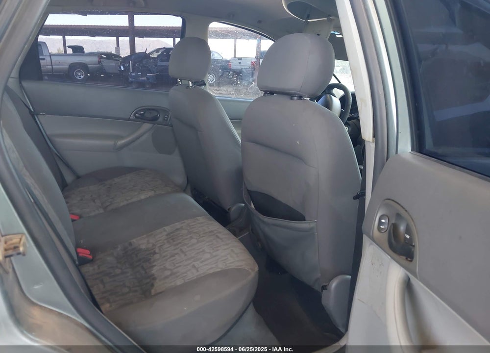 2005 FORD FOCUS ZX4 VIN: 1FAFP34N45W243673