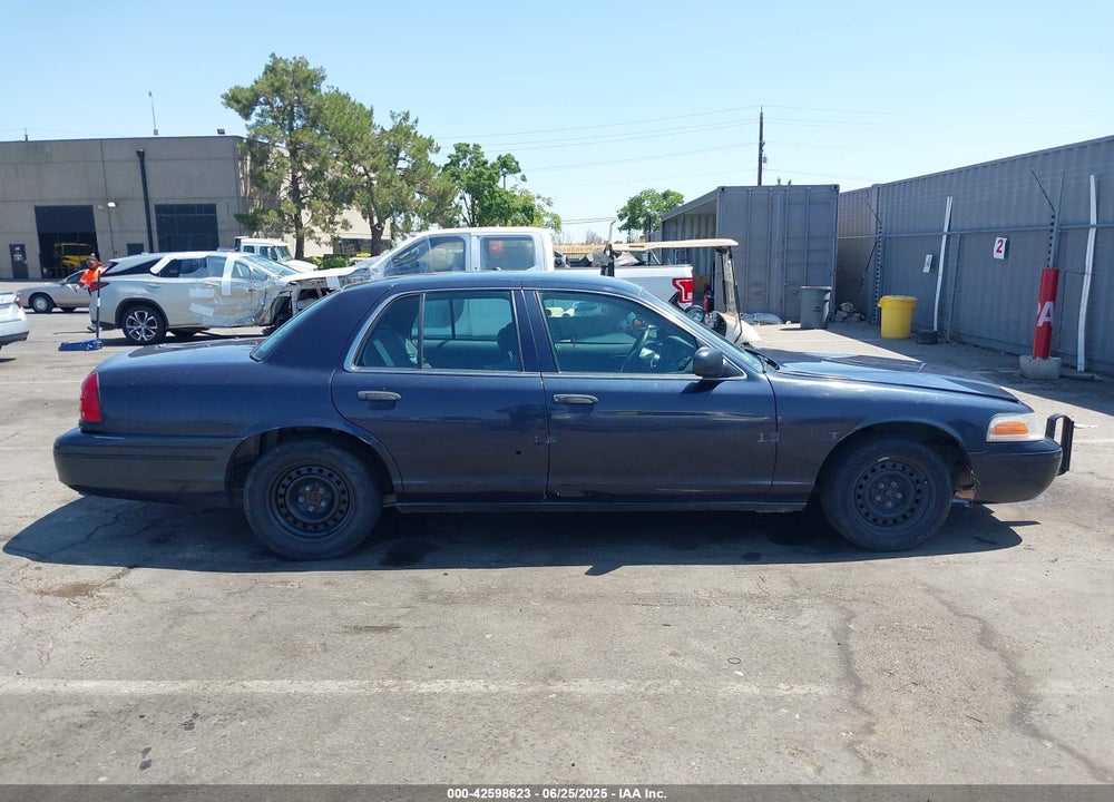 2000 FORD CROWN VICTORIA POLICE INTERCEPTOR VIN: 2FAFP71W9YX202694