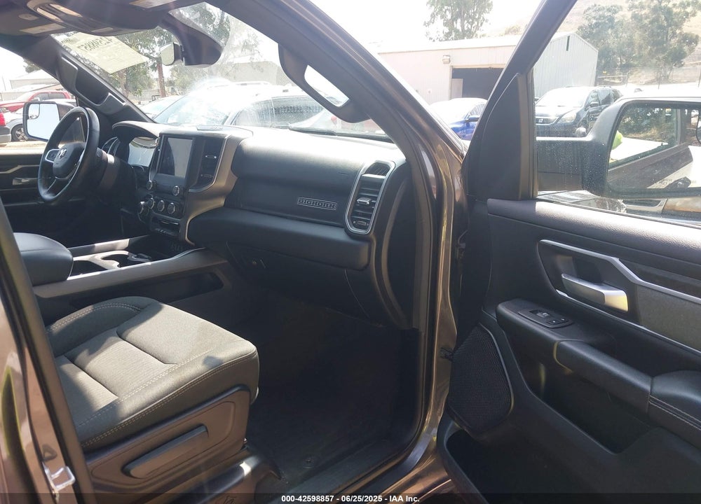 2021 RAM 1500 VIN: 1C6RREFT5MN630771