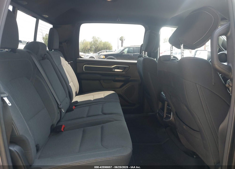 2021 RAM 1500 VIN: 1C6RREFT5MN630771