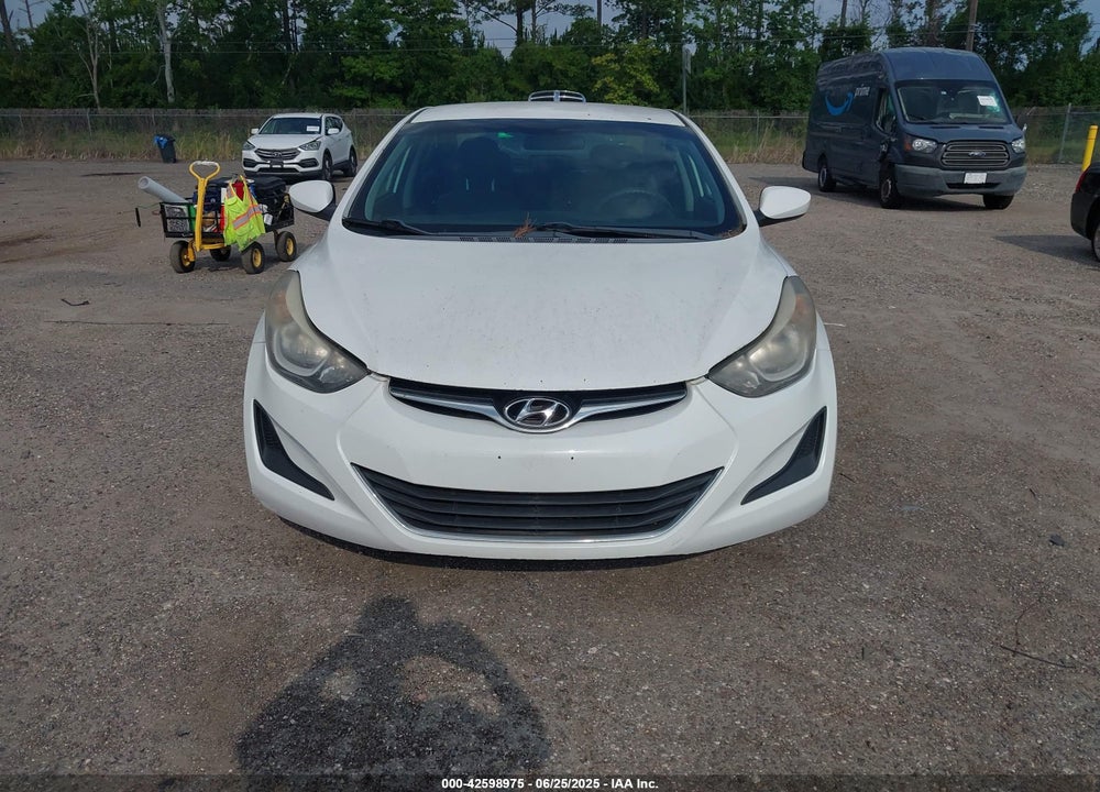 2014 HYUNDAI ELANTRA VIN: 5NPDH4AE2EH521873