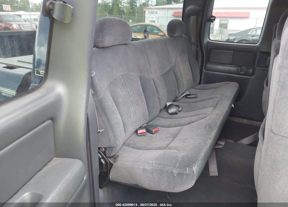 2001 CHEVROLET SILVERADO 1500 LS VIN: 1GCEK19T21E176121