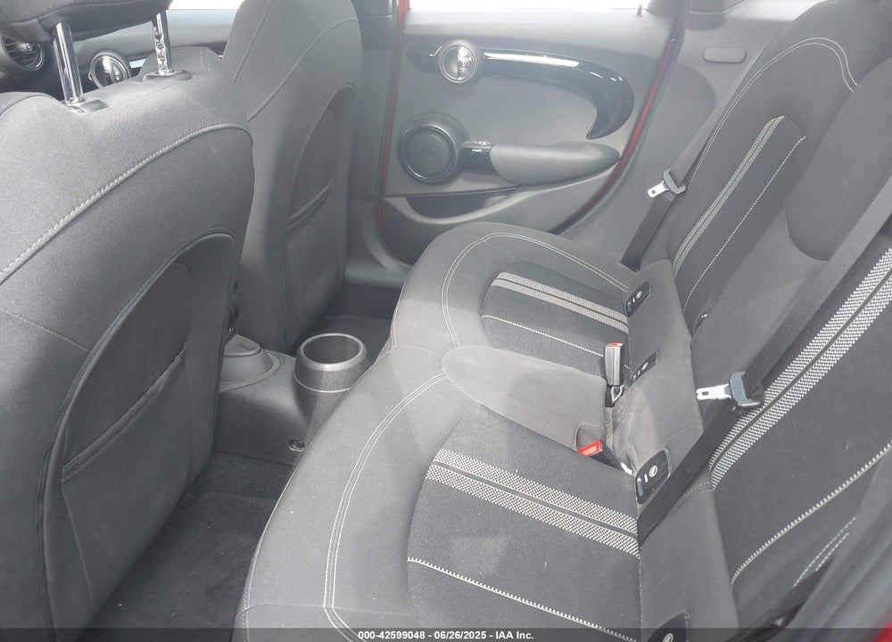 2016 MINI HARDTOP COOPER S VIN: WMWXU3C54G2D29651