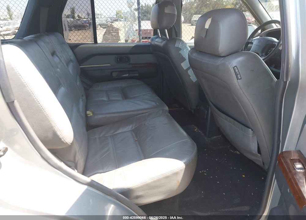 2000 NISSAN PATHFINDER VIN: JN8AR07S1YW440193