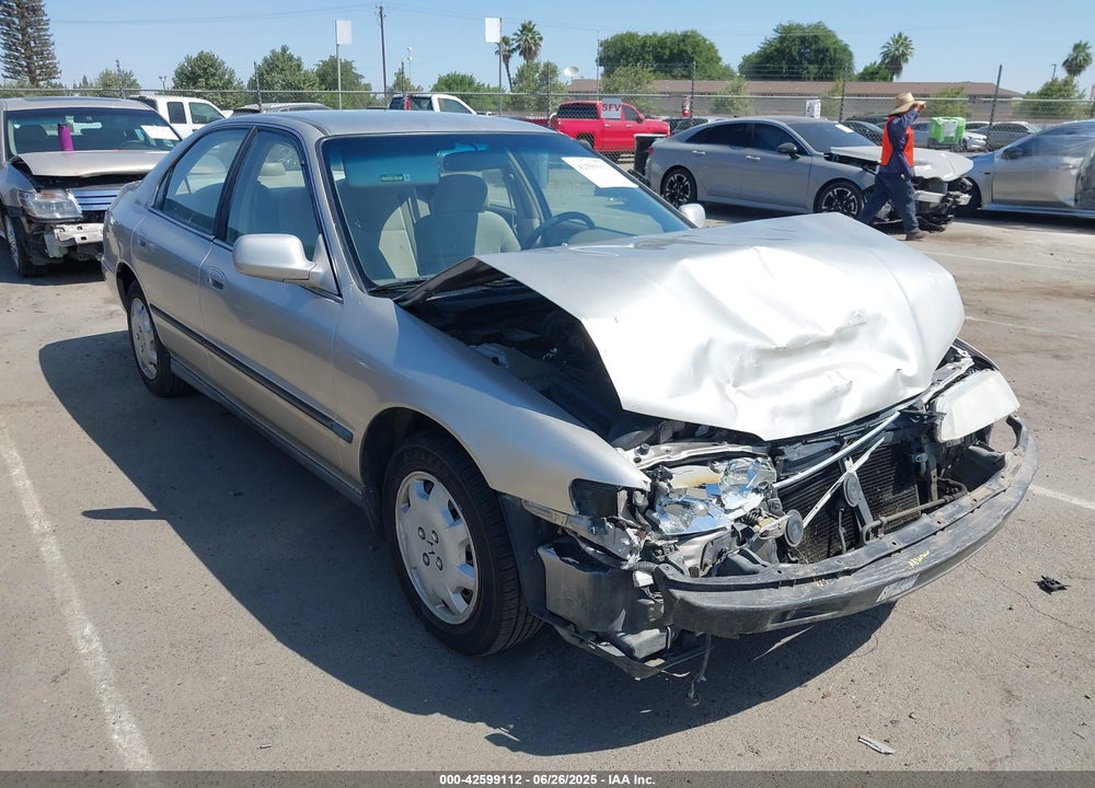 1997 HONDA ACCORD LX VIN: 1HGCD5635VA207079