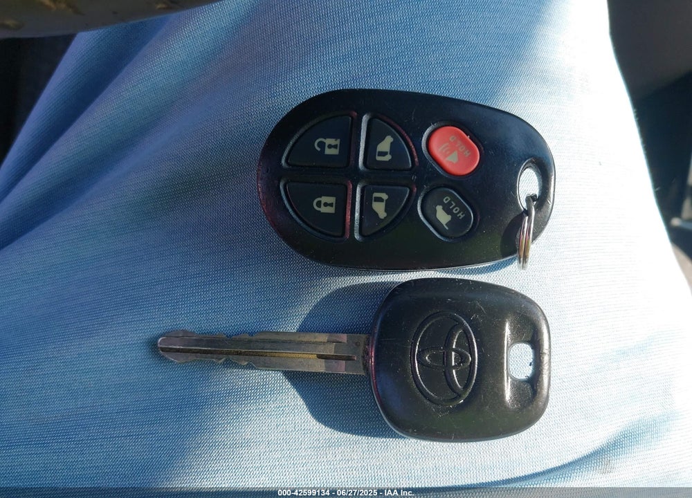 2009 TOYOTA SIENNA VIN: 5TDZK22C49S261775