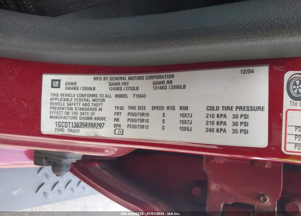 2005 CHEVROLET COLORADO VIN: 1GCDT136358208297