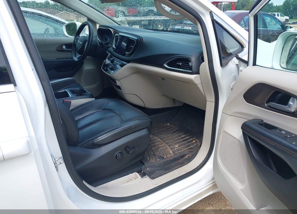 2017 CHRYSLER PACIFICA VIN: 2C4RC1EG4HR543380