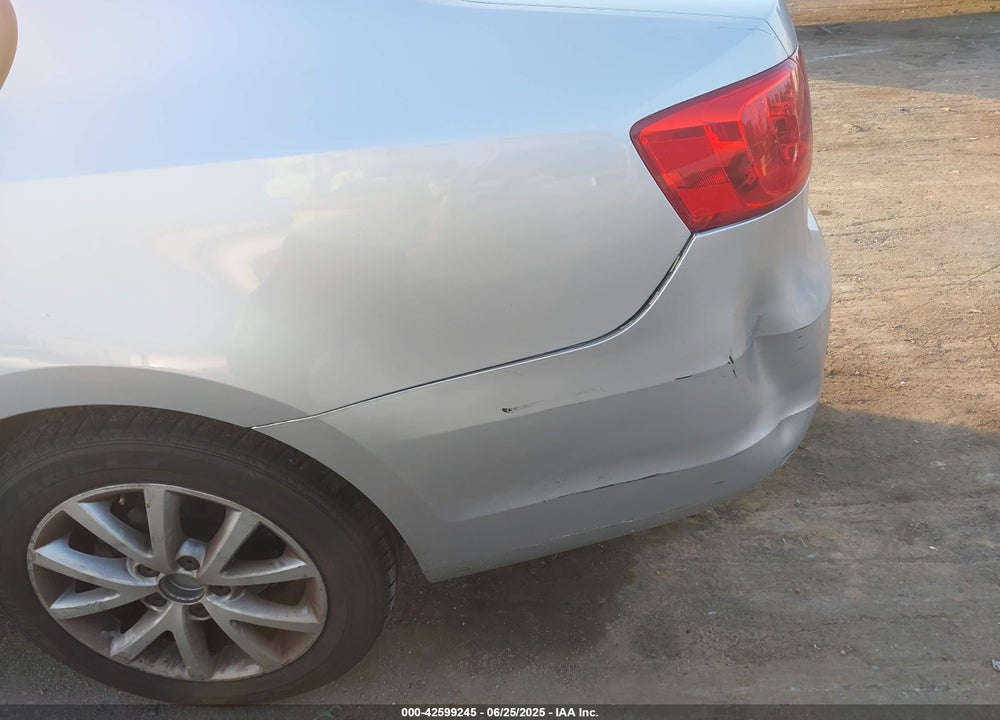 2012 VOLKSWAGEN JETTA VIN: 3VWDX7AJ8CM381611