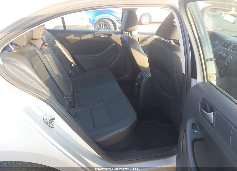2012 VOLKSWAGEN JETTA VIN: 3VWDX7AJ8CM381611