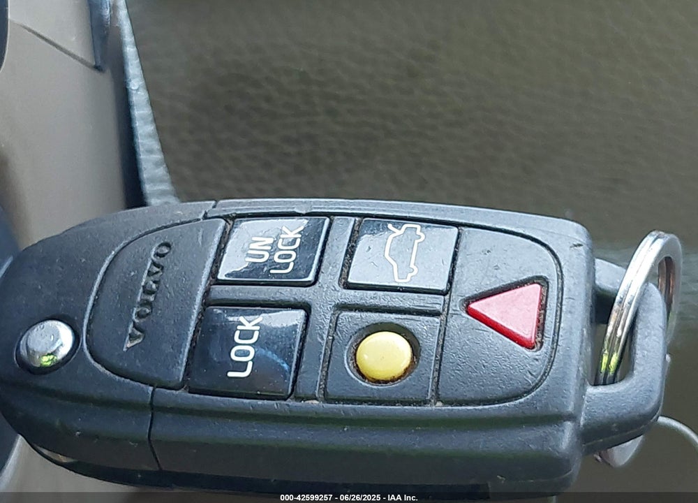 2010 VOLVO XC90 VIN: YV4982CZ7A1536653