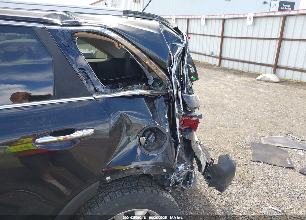 2017 KIA SORENTO VIN: 5XYPGDA54HG333397