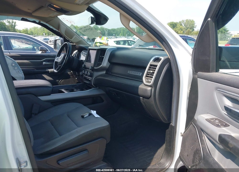 2020 RAM 1500 BIG HORN 4X4 6'4 BOX VIN: 1C6SRFBT1LN258356