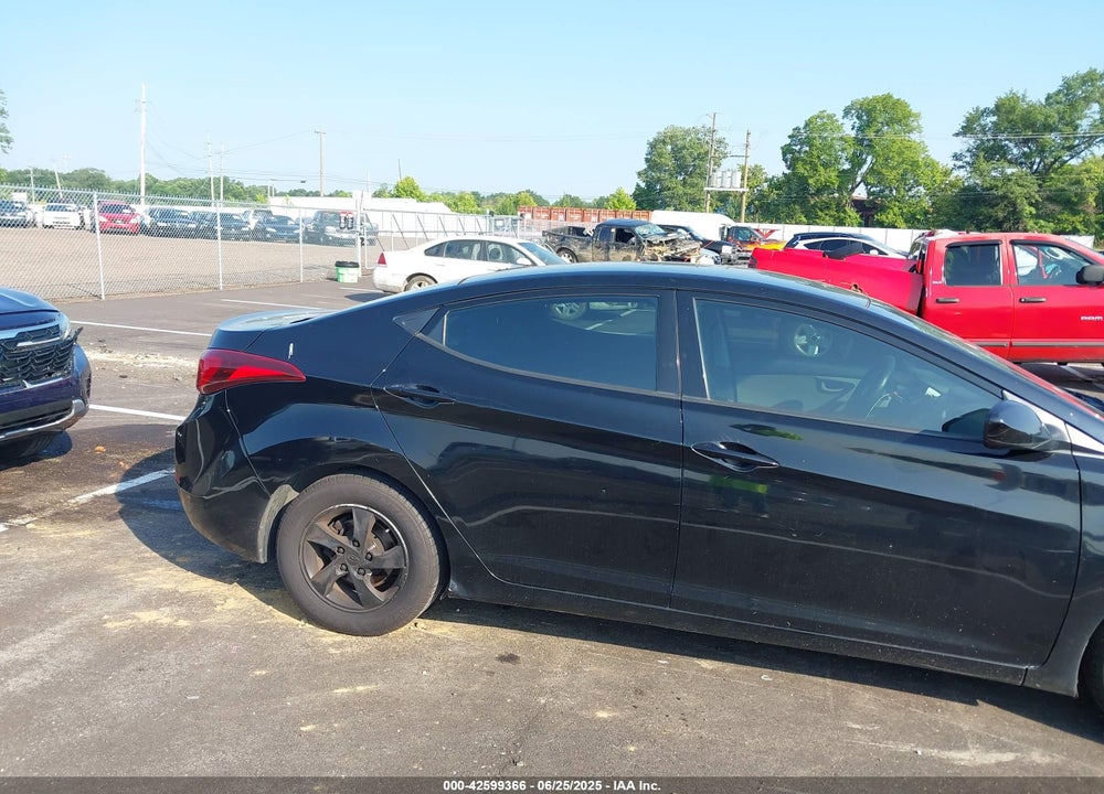 2014 HYUNDAI ELANTRA VIN: KMHDH4AE8EU176785