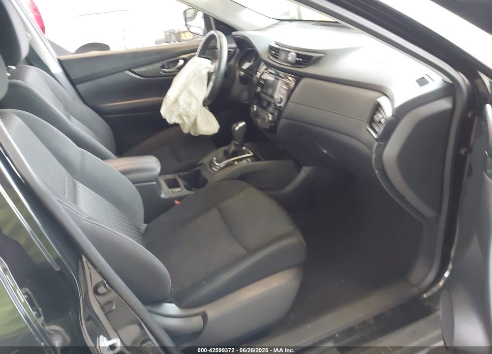 2017 NISSAN ROGUE VIN: KNMAT2MV1HP543163