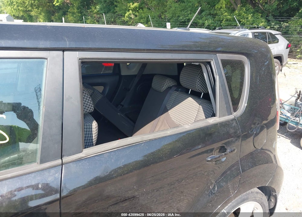 2011 KIA SOUL VIN: KNDJT2A28B7224702