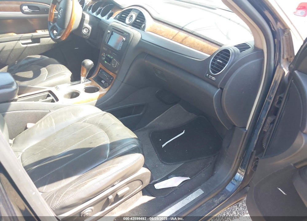 2008 BUICK ENCLAVE VIN: 5GAEV23788J261363
